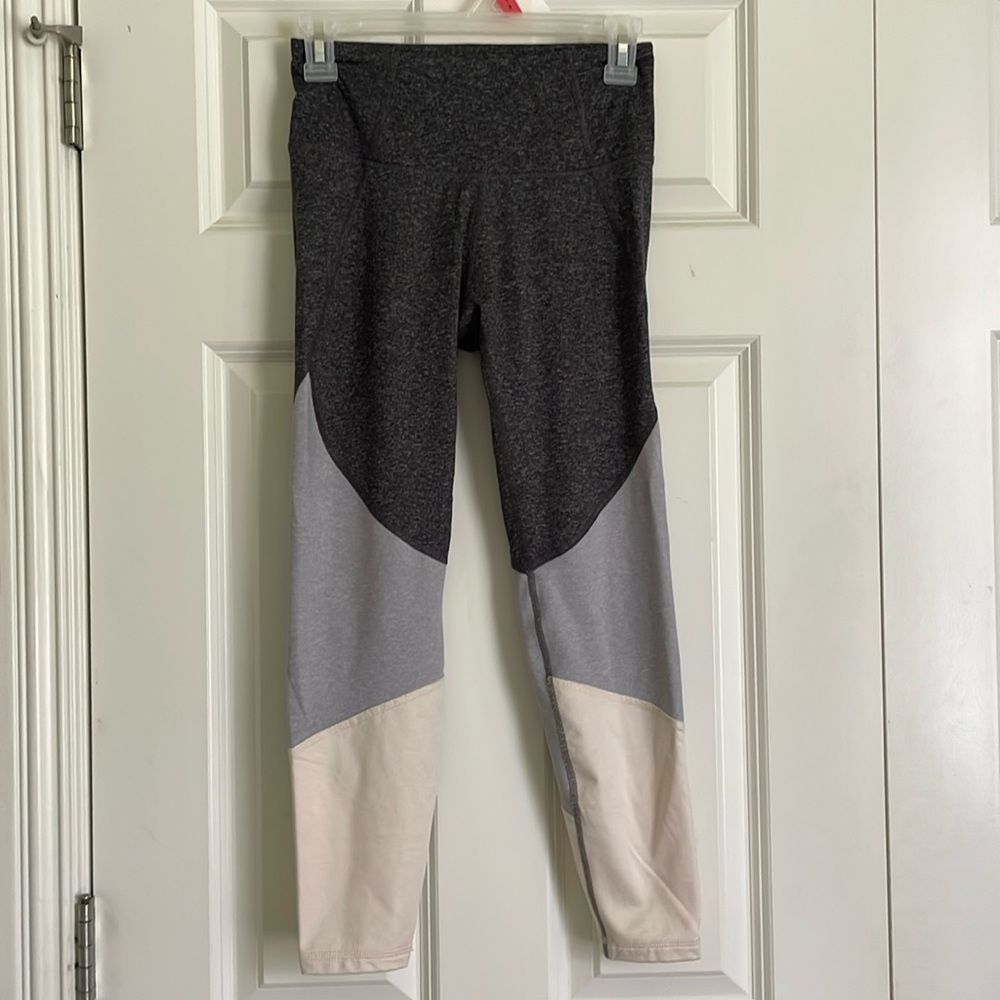 Old Navy Active Elevate Go Dry Leggings
